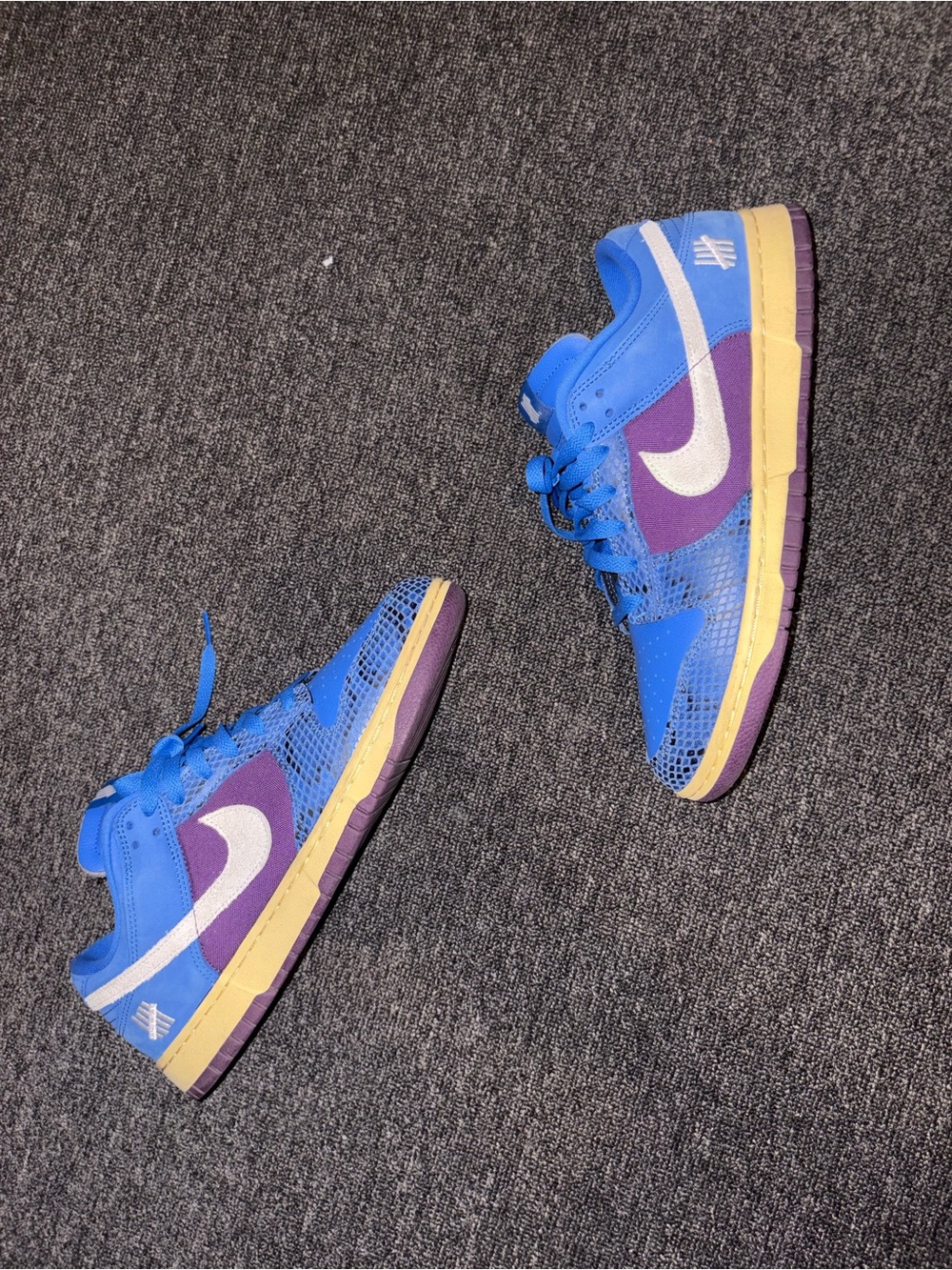 Nike Dunk Low
Undefeated 5 On It Dunk vs. AF1